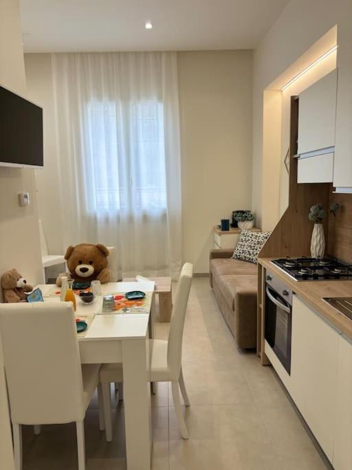Teddy'S Home Luminoso Accogliente E Moderno Racale Luaran gambar