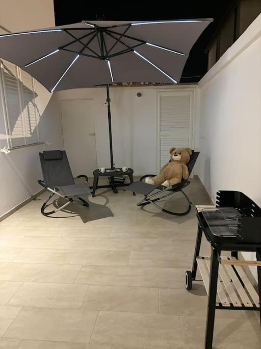 Teddy'S Home Luminoso Accogliente E Moderno Racale Luaran gambar