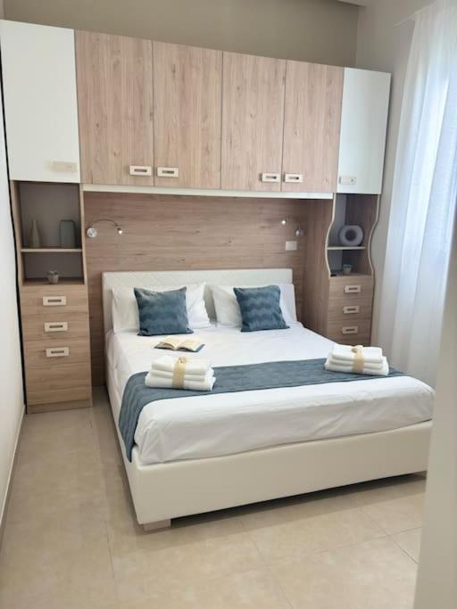Teddy'S Home Luminoso Accogliente E Moderno Racale Luaran gambar