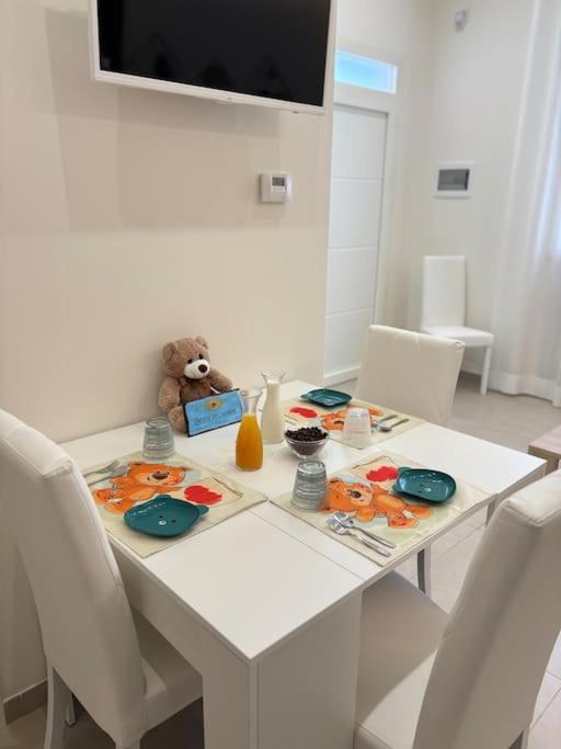 Teddy'S Home Luminoso Accogliente E Moderno Racale Luaran gambar