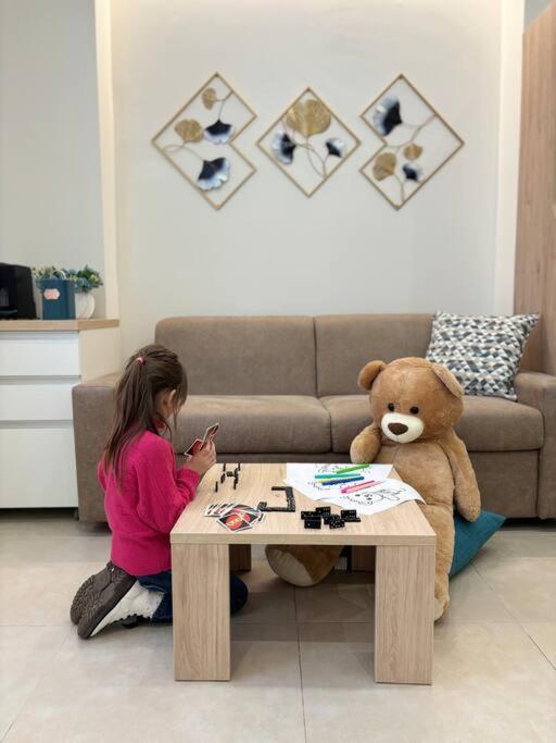 Teddy'S Home Luminoso Accogliente E Moderno Racale Luaran gambar