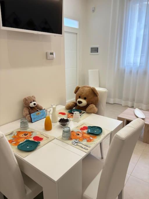 Teddy'S Home Luminoso Accogliente E Moderno Racale Luaran gambar